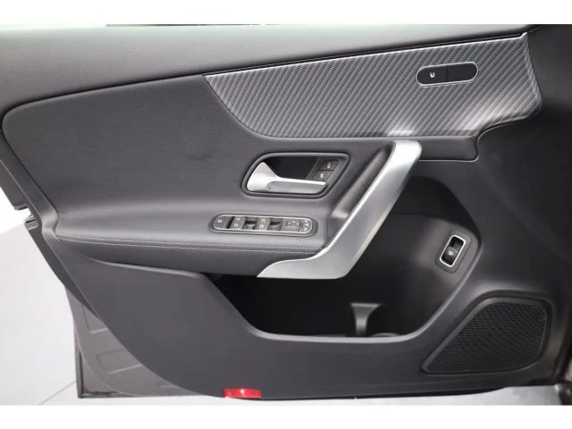 Mercedes-Benz A 200 A 200 d