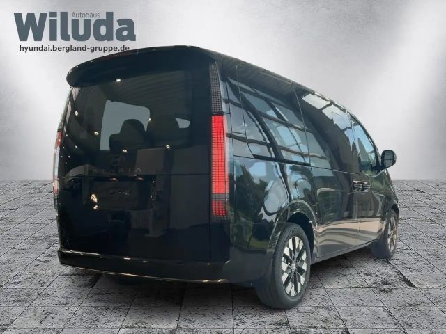 Hyundai Staria Signature