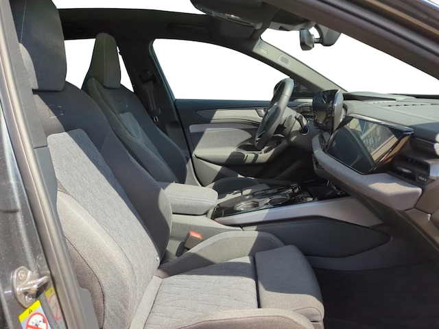 Audi A6 Avant Quattro S-Tronic