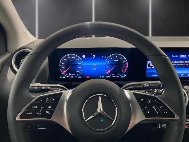 Mercedes-Benz B 180 Progressive Sedan