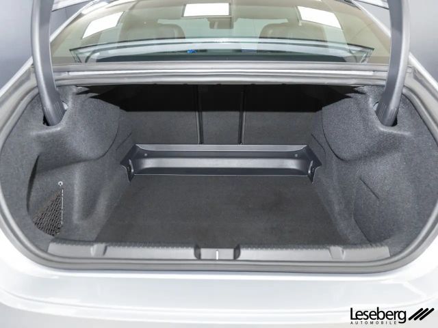 Mercedes-Benz EQE 300 Sedan