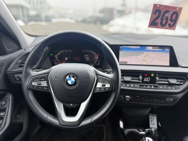 BMW 120 120i Sedan Sport Line