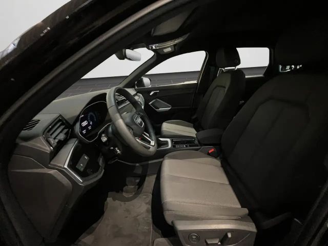 Audi Q3 35 TFSI S-Tronic