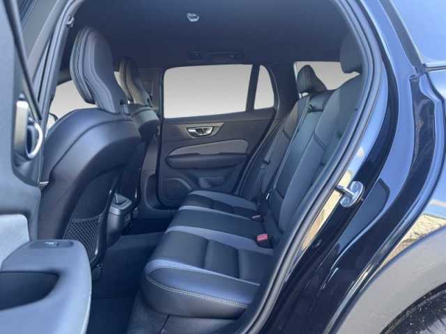 Volvo V60 Cross Country AWD Plus