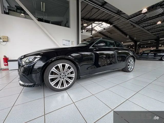 Mercedes-Benz E 200 AVANTGARDE Cabriolet