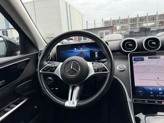 Mercedes-Benz C 200 Sedan