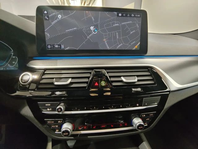 BMW 530 530e M-Sport