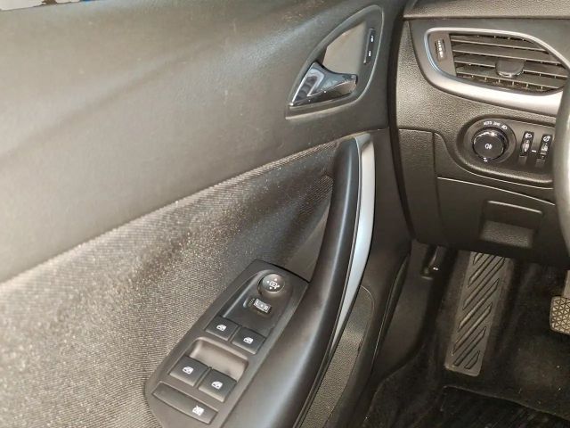 Opel Astra 1.2 Turbo Edition Turbo