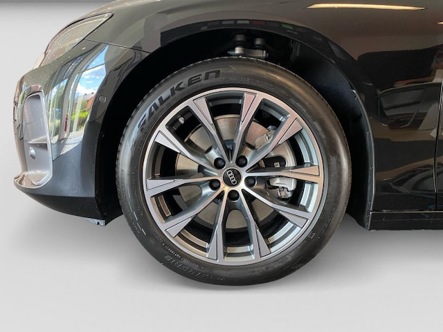 Audi A6 Avant Quattro S-Tronic