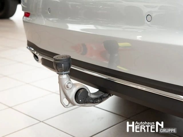 Mercedes-Benz C 180 AVANTGARDE Sedan