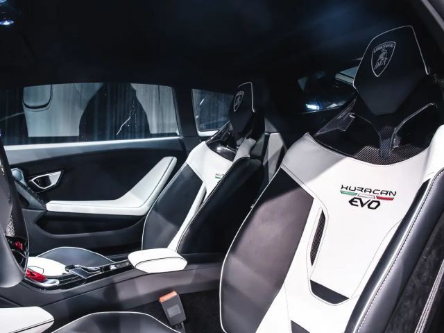 Lamborghini Huracan EVO RWD
