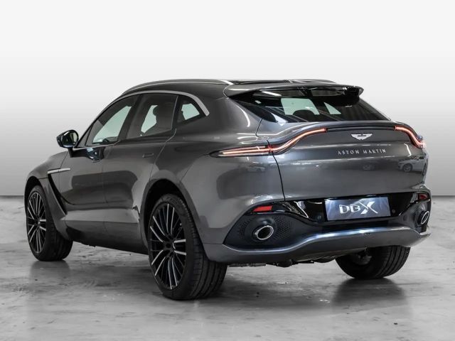 Aston Martin DBX Magnetic Silver Onyx Black