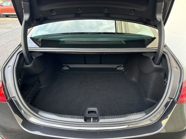 Mercedes-Benz C 180 Sedan