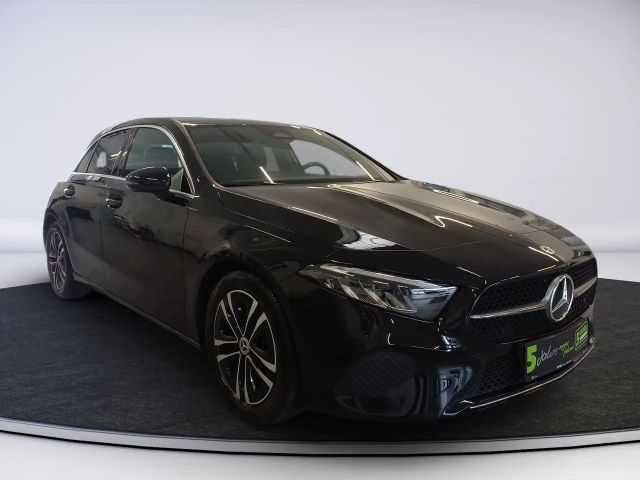 Mercedes-Benz A 200 A 200 d