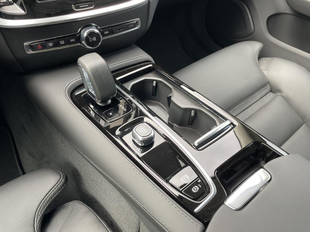 Volvo V60 AWD Dark Plus Recharge T8