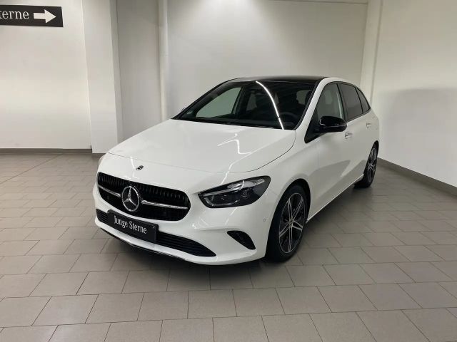 Mercedes-Benz B 200 PRO+NIGHT+PANO+KEYLESS+MULTIBEAM+KAMERA