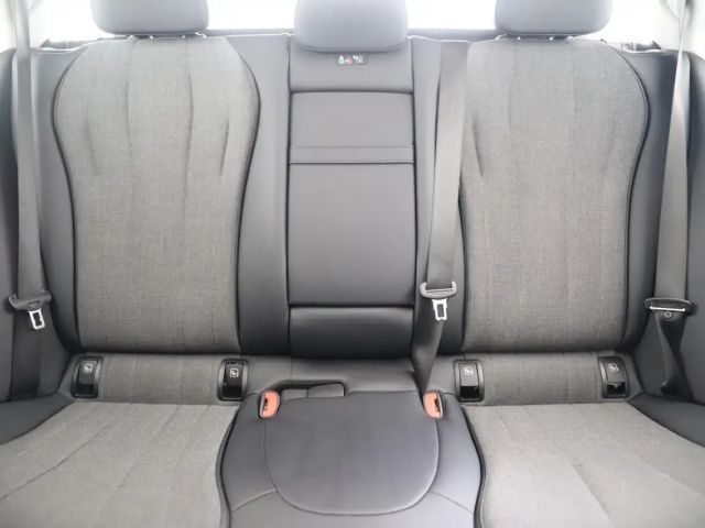 Mercedes-Benz E 200 4MATIC AVANTGARDE Estate