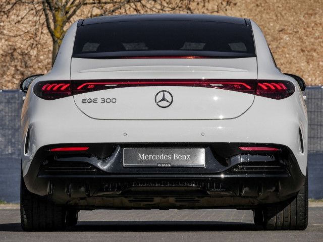 Mercedes-Benz EQE 300 Sedan