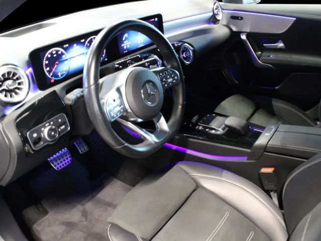 Mercedes-Benz A 220 4MATIC A 220 d AMG Line