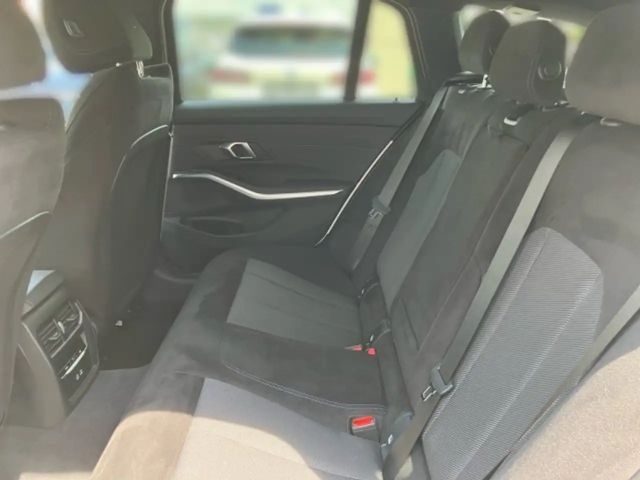 BMW 330 330e Touring xDrive