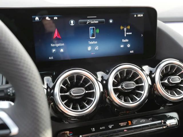 Mercedes-Benz GLA 200 AMG Line