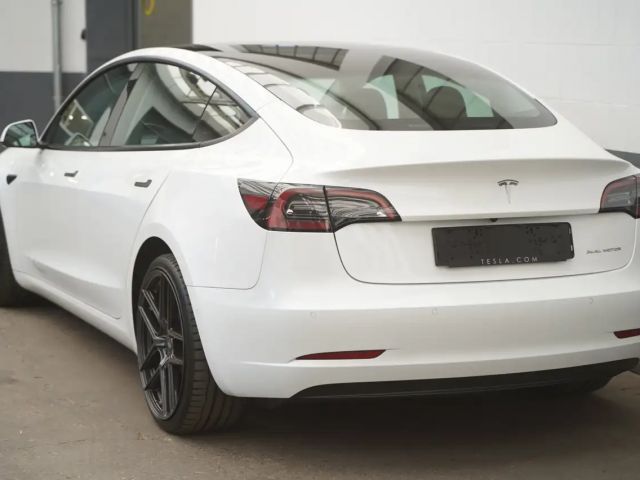 Tesla Model 3 AWD Long Range