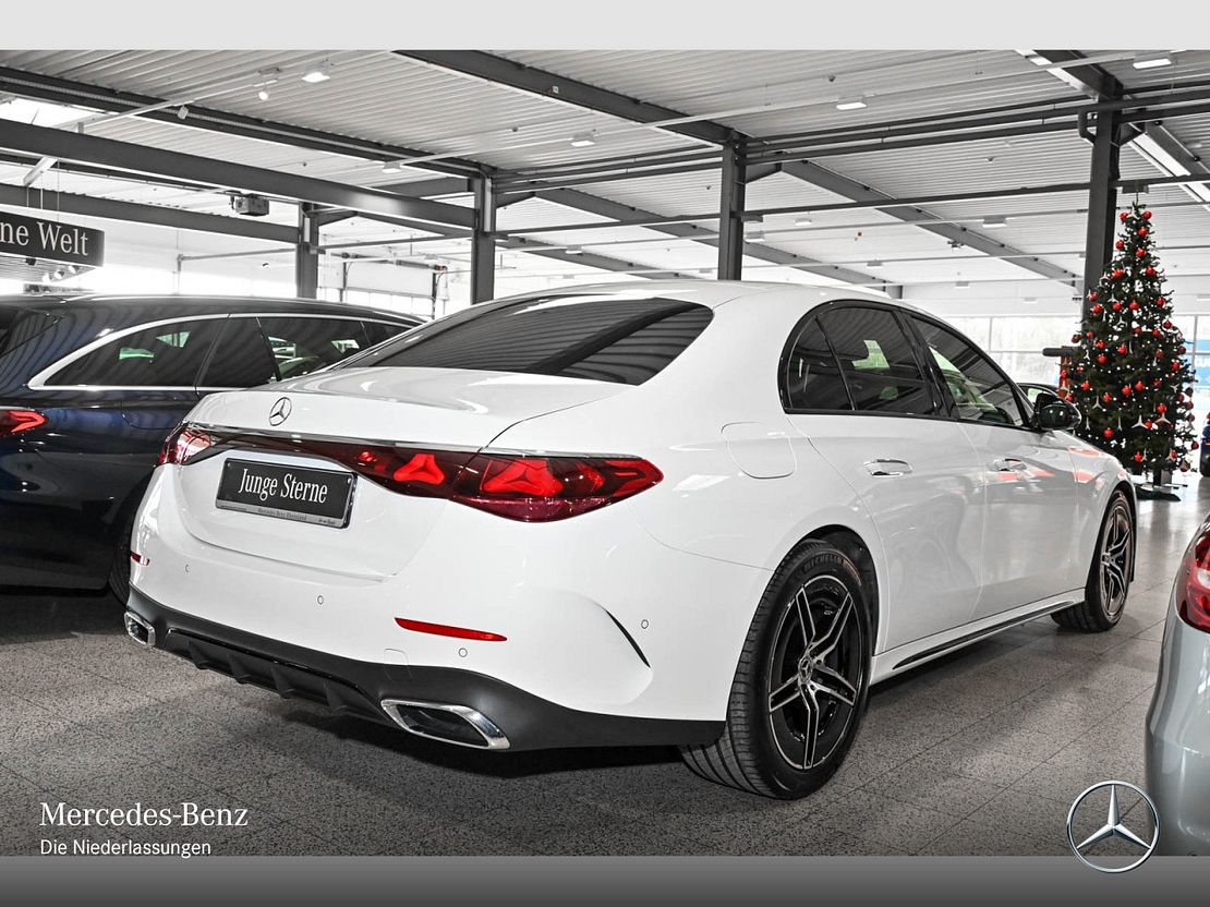Mercedes-Benz E 220 AMG Line E 220 d Sedan
