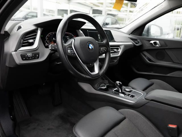 BMW 120 120d Sedan