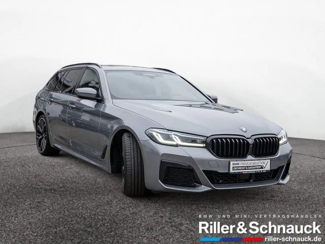 BMW 530 530d M-Sport Touring xDrive