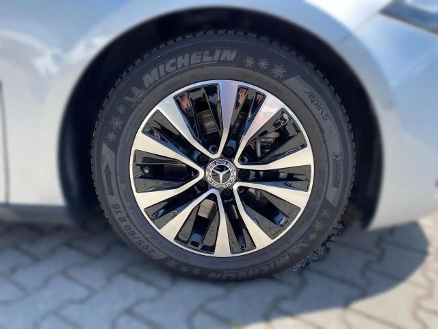 Mercedes-Benz A 180 A 180 d