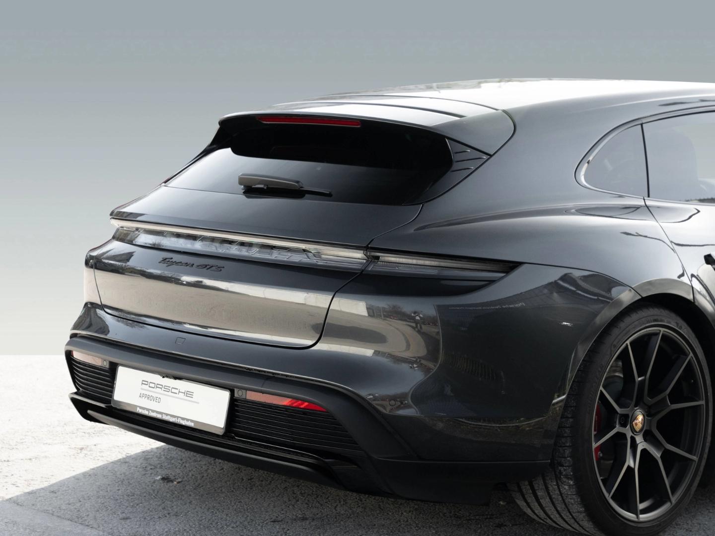 Porsche Taycan GTS Sport Turismo