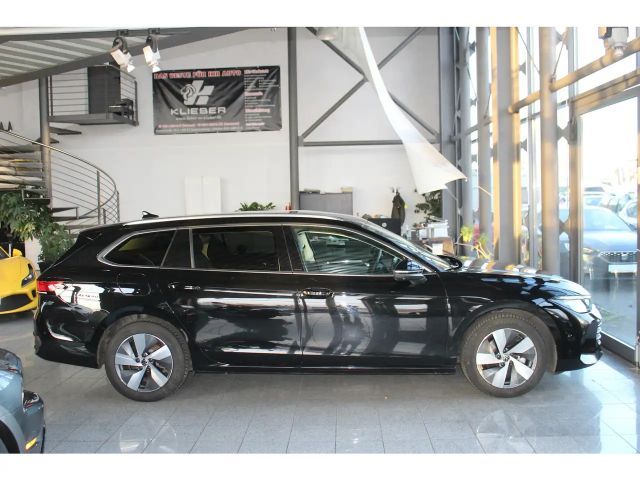 Volkswagen Passat 1.5 eTSI DSG Variant