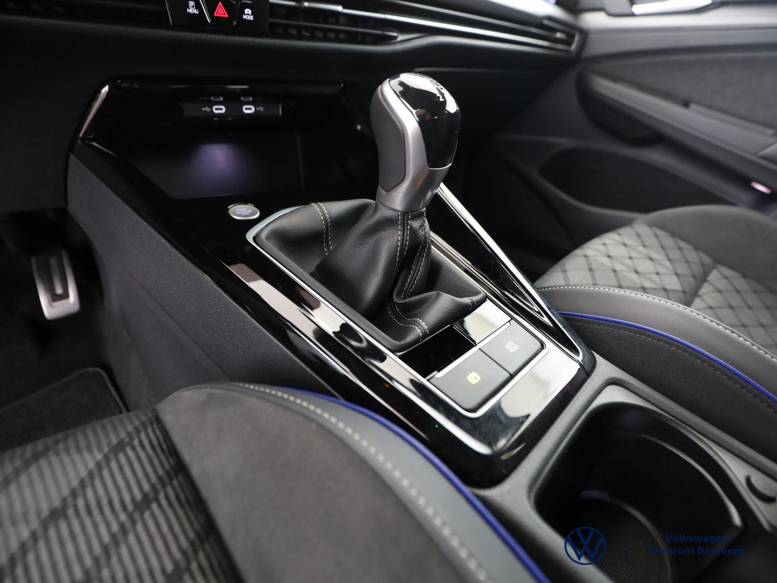 Volkswagen Golf 1.5 TSI Golf VIII R-Line