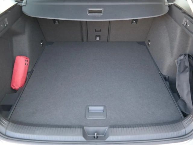 Volkswagen Golf DSG Golf VIII Life Variant