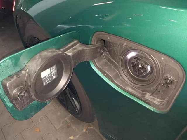 BMW M5 HYBRID - BOWERS & WILKINS - HAAK - ACC