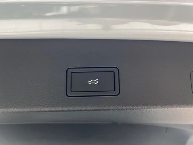 Volkswagen Golf Style Variant