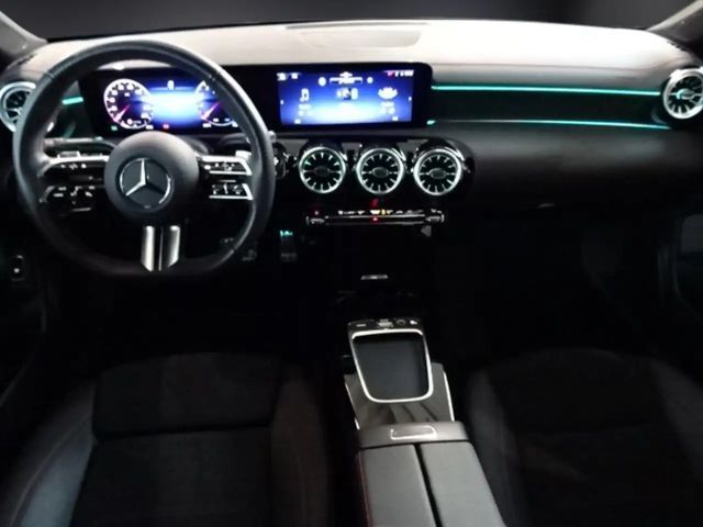 Mercedes-Benz CLA 220 4MATIC AMG Line Coupé