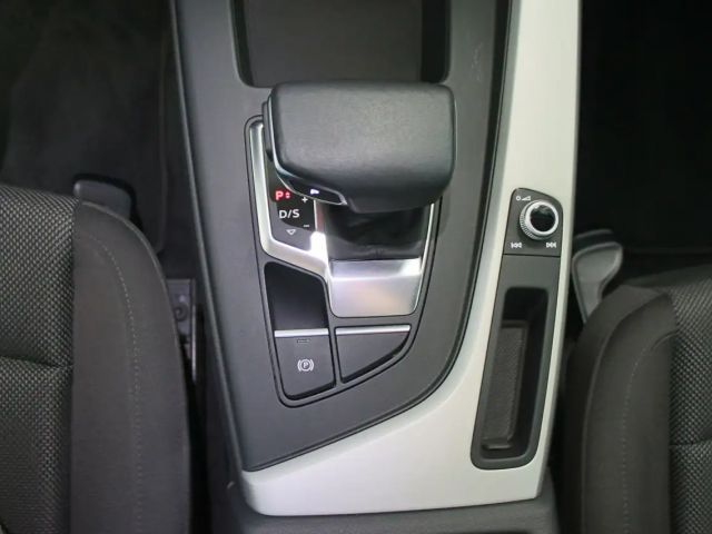 Audi A4 30 TDI Avant S-Tronic