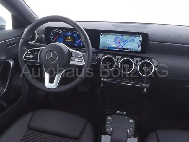 Mercedes-Benz CLA 180 Shooting Brake