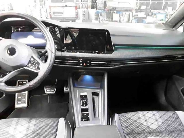 Volkswagen Golf 1.5 eTSI DSG R-Line Variant