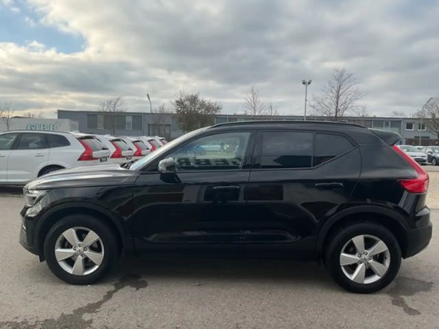 Volvo XC40 Core Momentum