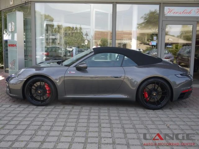 Porsche 992 Cabrio Carrera GTS