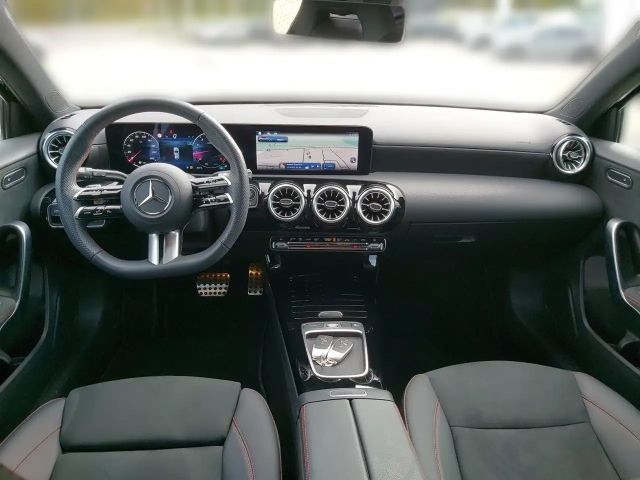 Mercedes-Benz A 200 AMG Line Hatchback