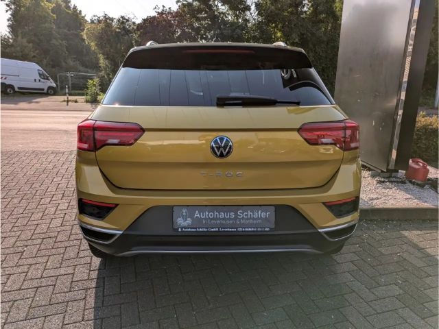 Volkswagen T-Roc Active Navi LED ACC SHZ Temp El. Heckklappe Apple