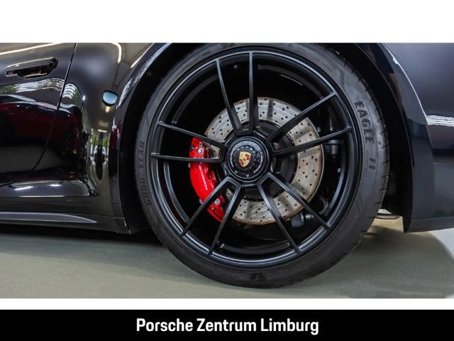 Porsche 992 Cabrio Carrera GTS