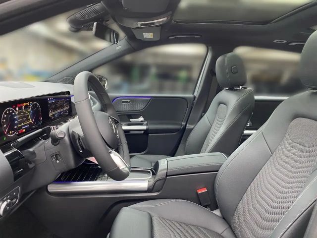 Mercedes-Benz B 200 Sedan