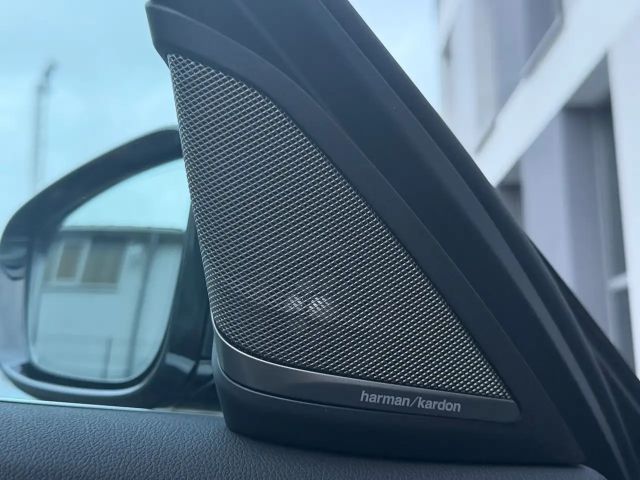 BMW 530 530e M-Sport Sedan