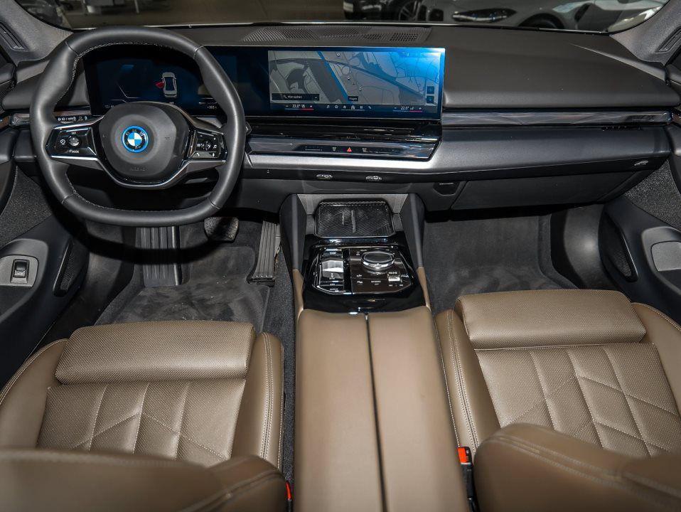 BMW i5 Sedan eDrive40