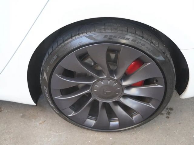 Tesla Model 3 Performance