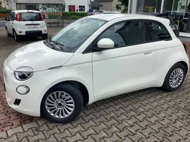 Fiat 500e 42kWh 118PS